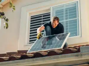 maintenance des panneaux solaires
